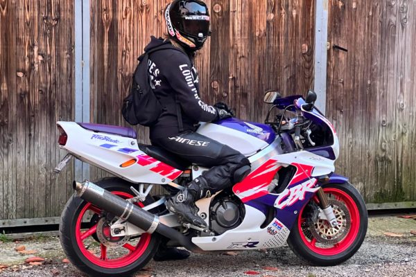 WATATA 900 CBR Fireblade YOUNGTIMER