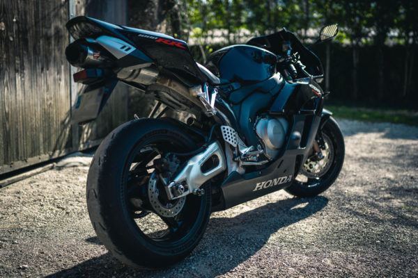 WATATA Black Stallion 1000 CBR