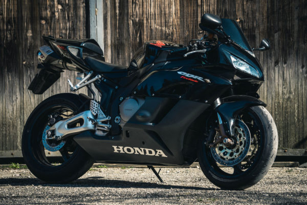 WATATA Black Stallion 1000 CBR